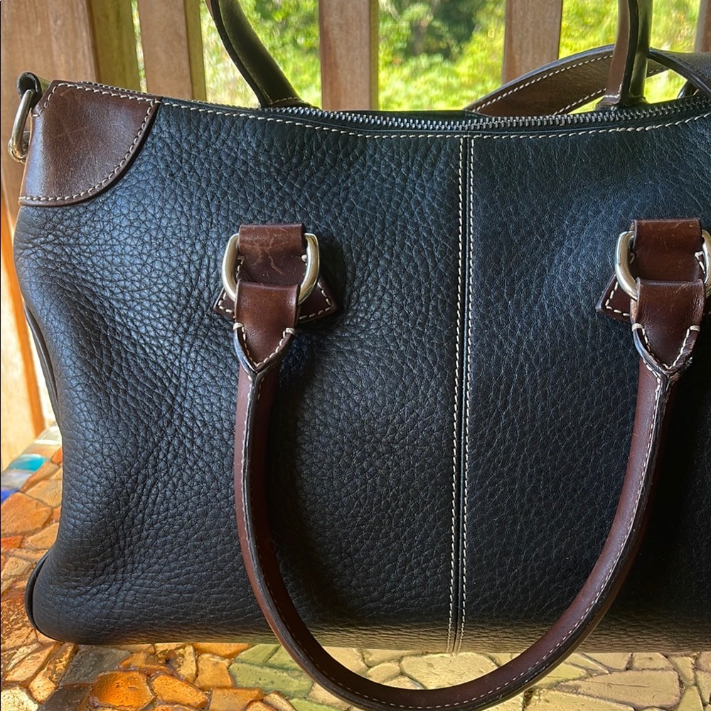 Dooney & Bourke Elegant Black and Brown Leather Handbag